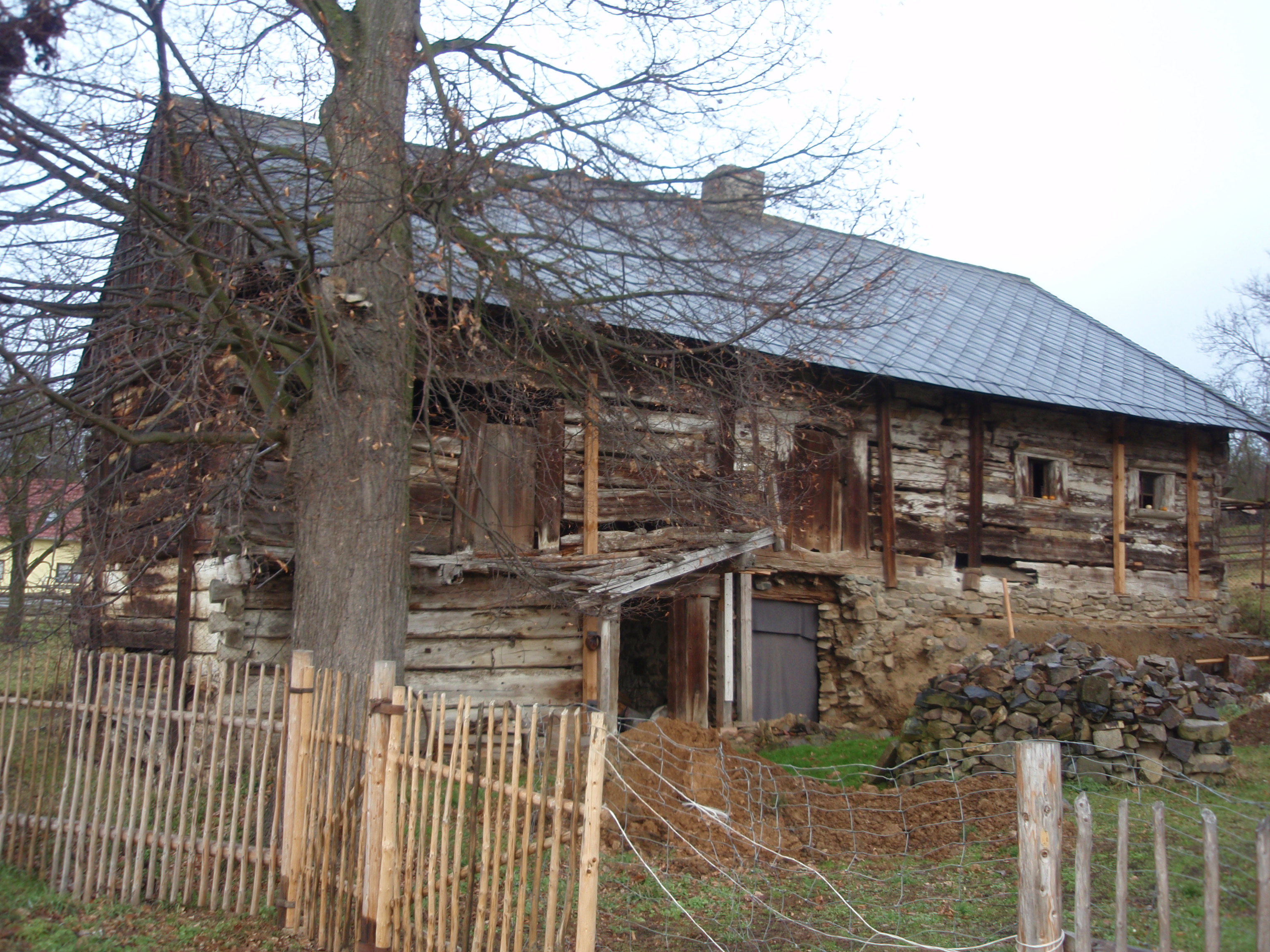 Přibyšice - roubenný dům 7