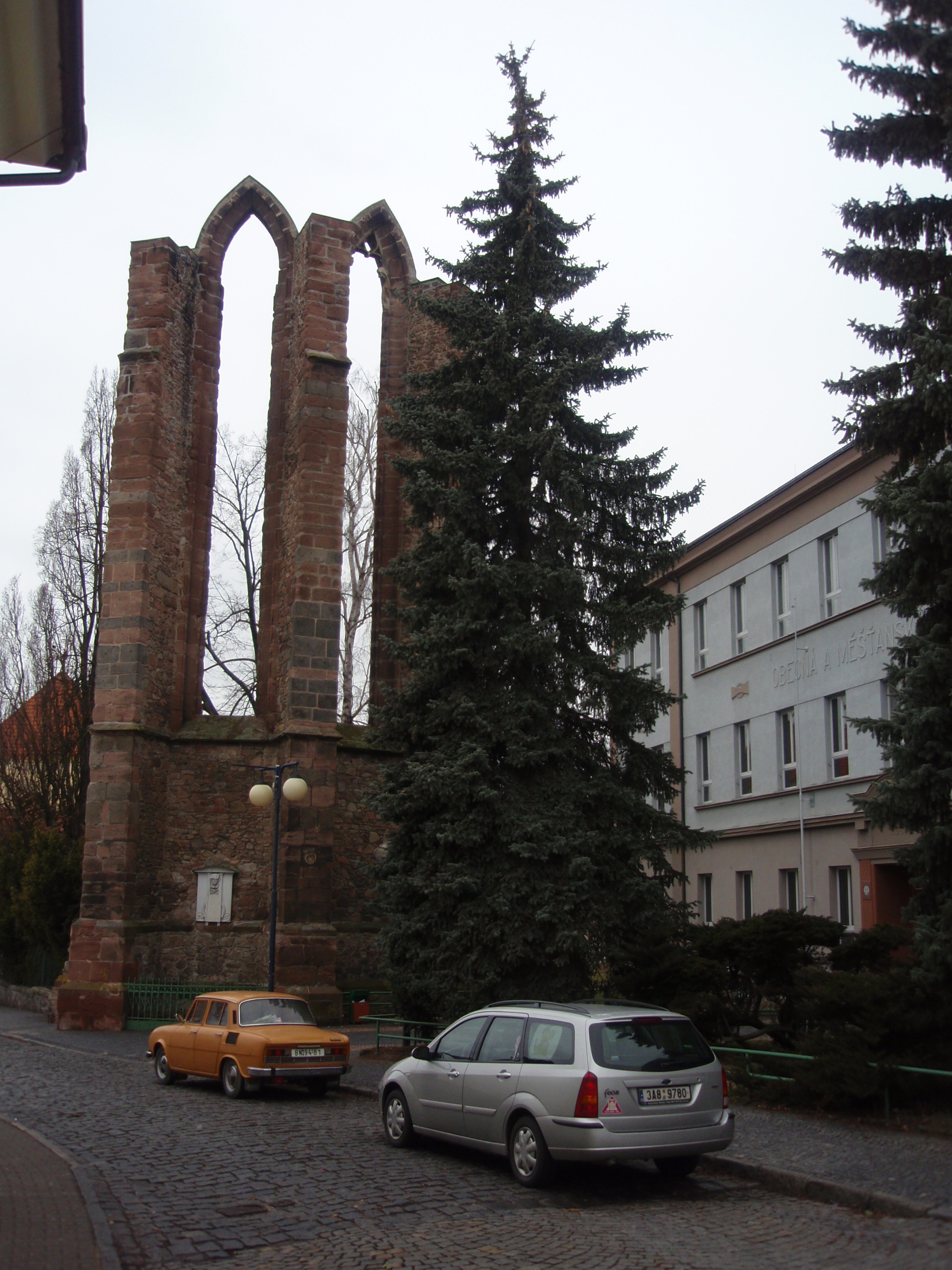 Benešov - zřícenina minoritského kláštera 6
