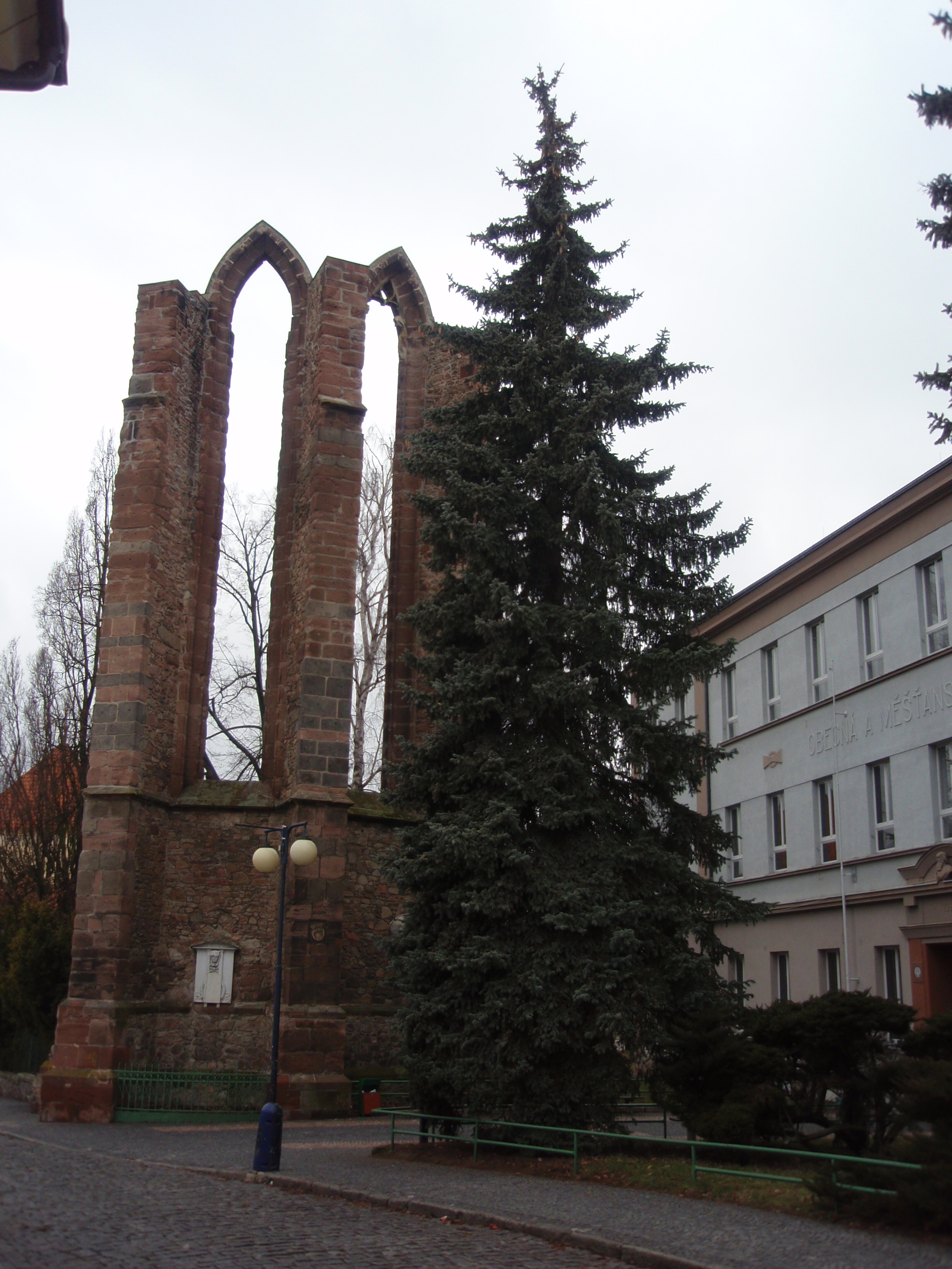 Benešov - zřícenina minoritského kláštera 8