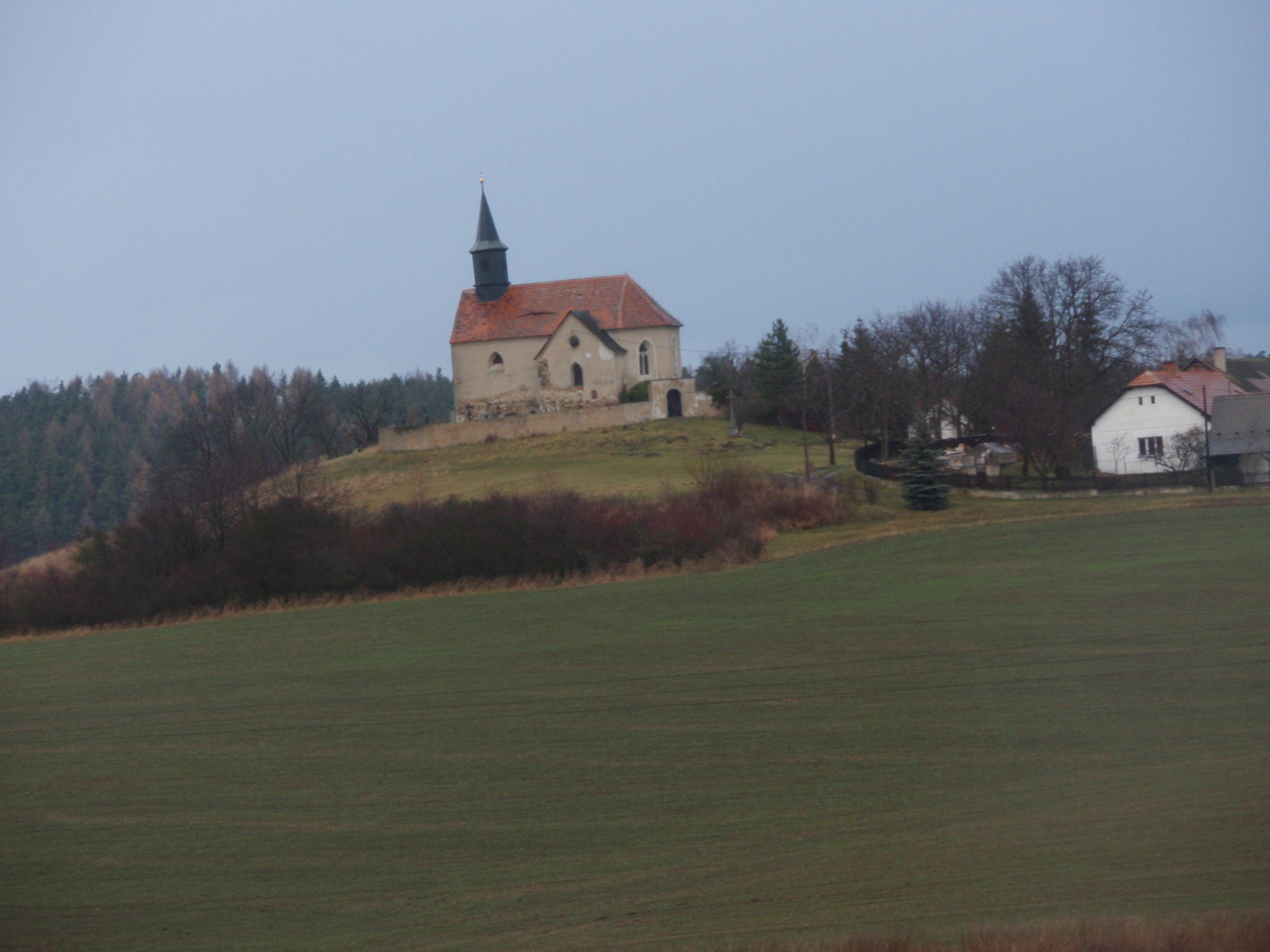 Chvojen - kostel sv. Filipa a Jakuba 2