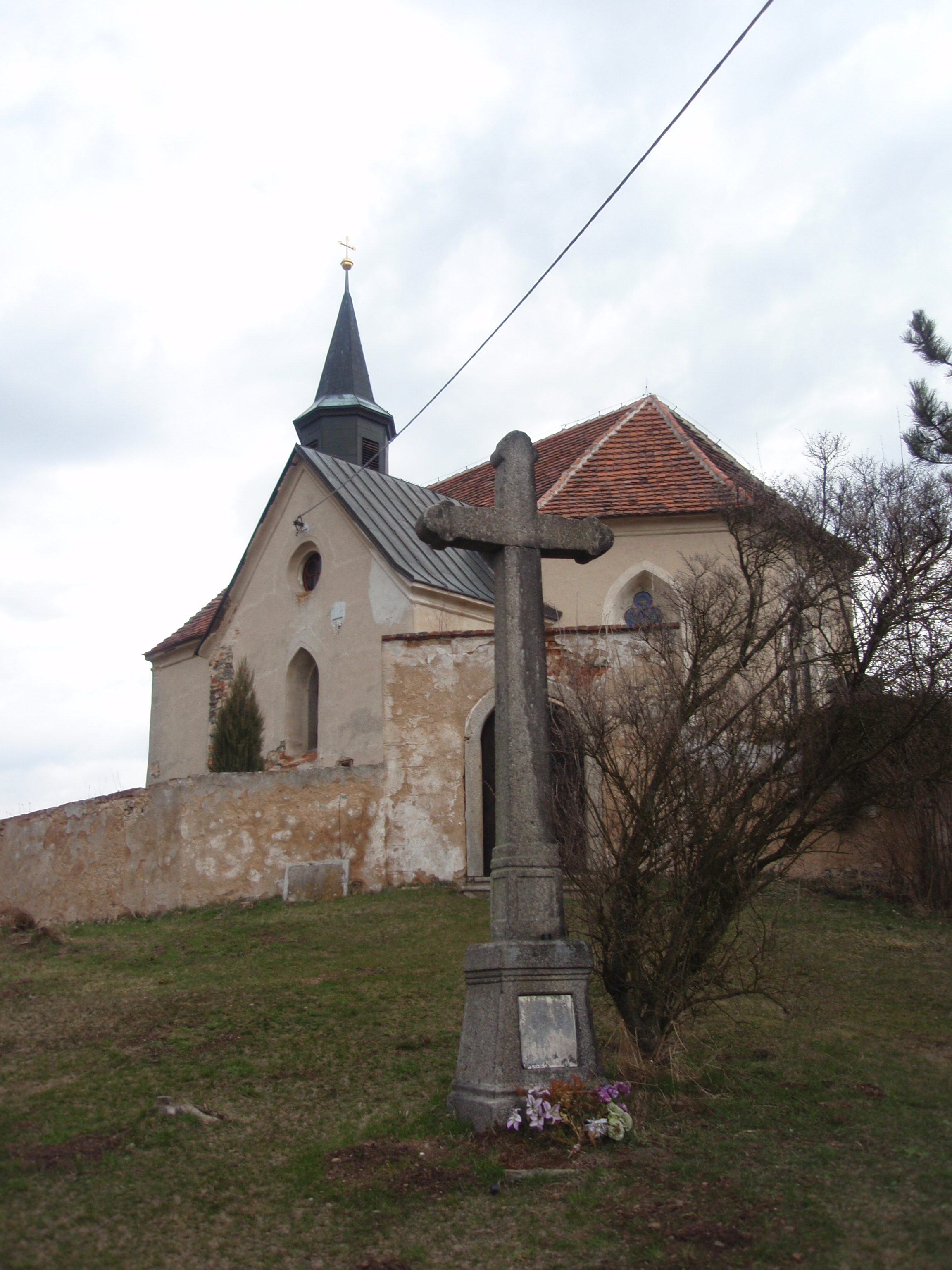 Chvojen - kostel sv. Filipa a Jakuba 3