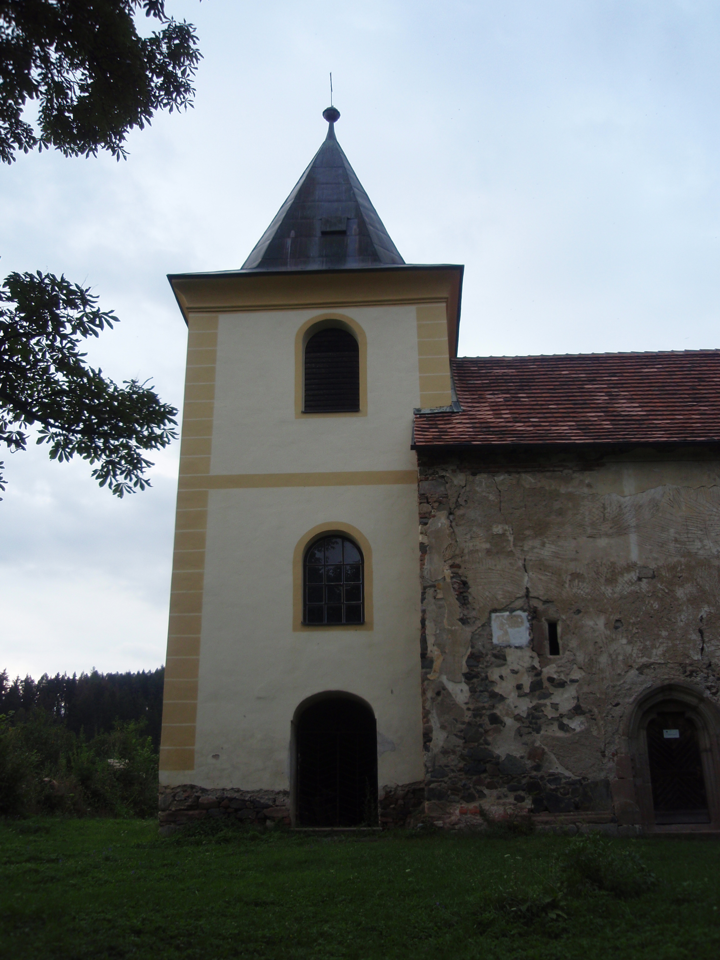 Ledce - kostel sv. Bartoloměje 13