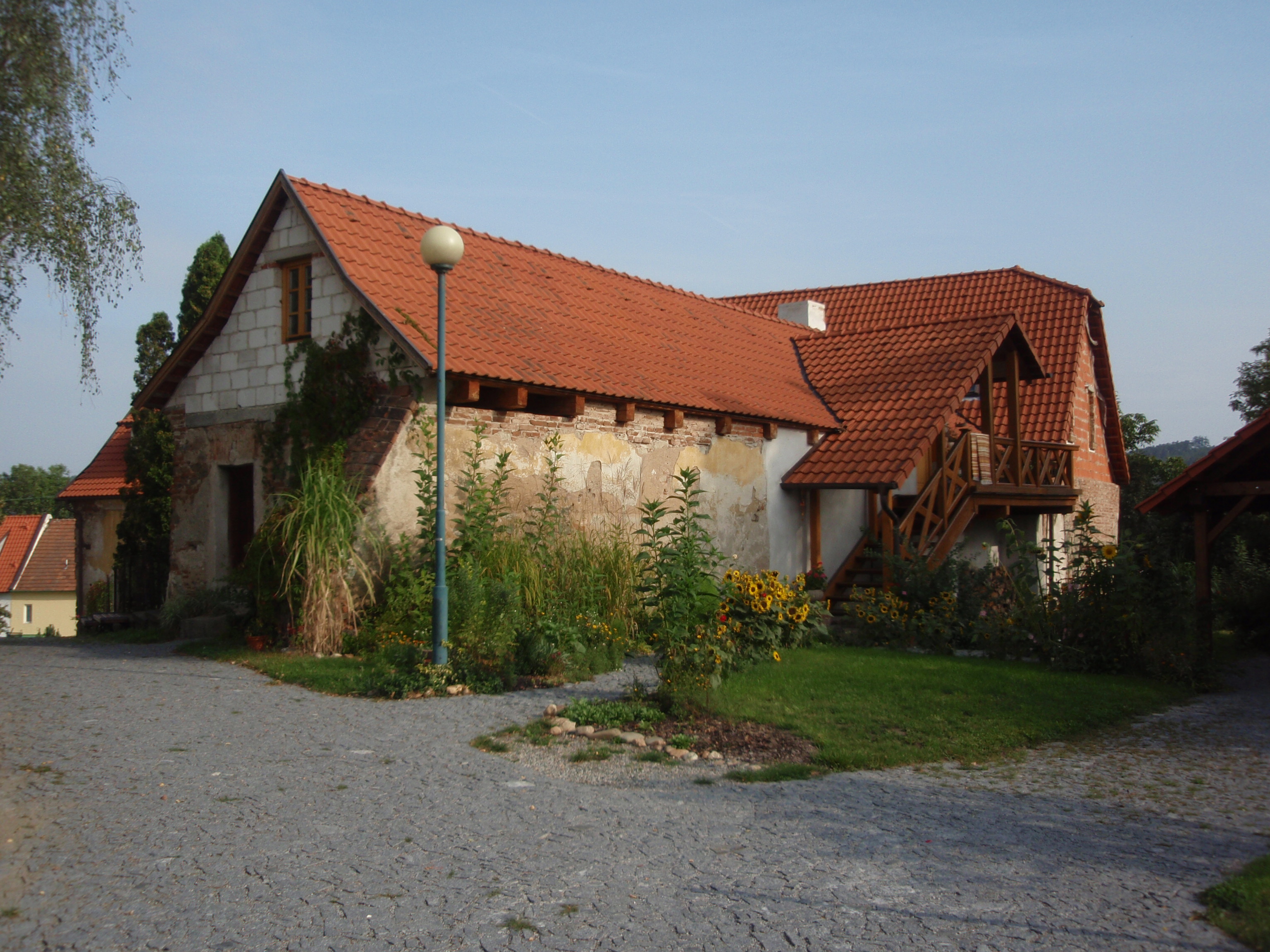 Týnec nad Sázavou - rotunda s hradem 2