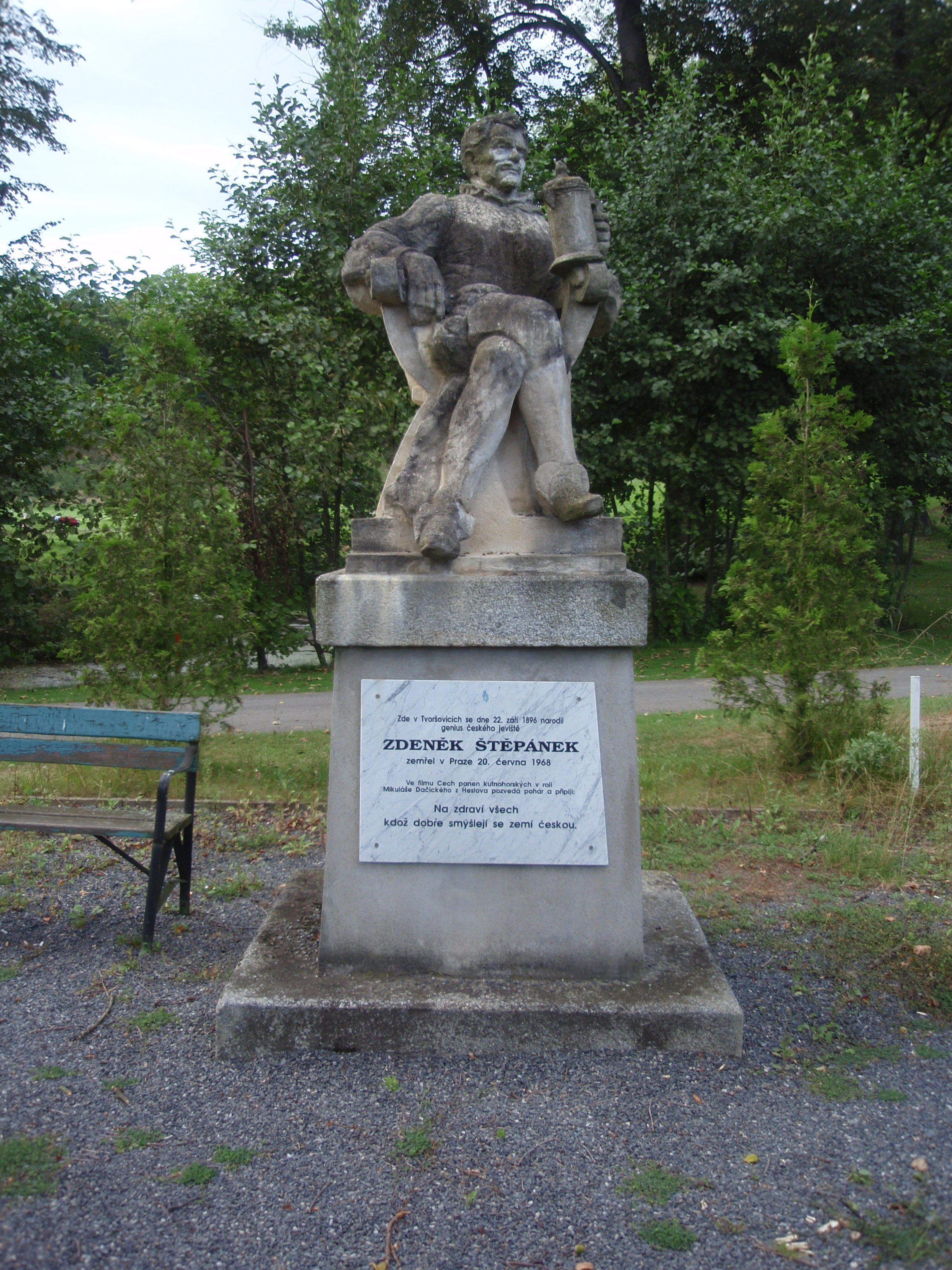Tvoršovice - pomník Zdeňka štěpánka 2