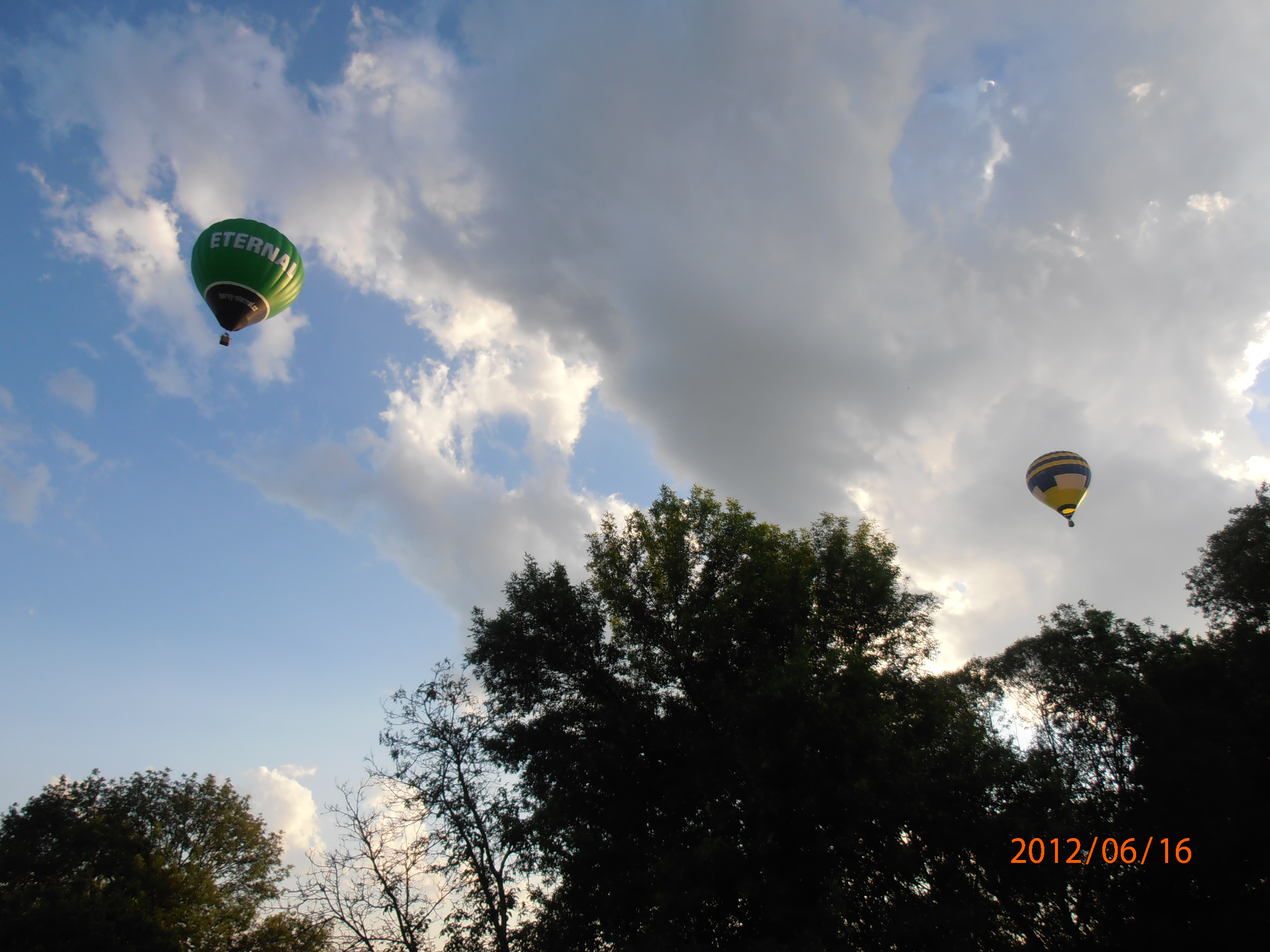 Úročnice - balony nad obcí 3